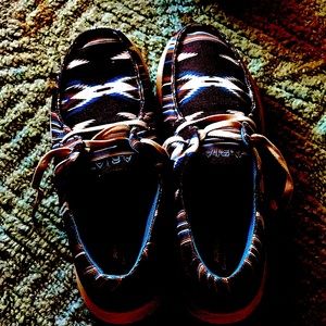 They’re good looking shoes no problem my kid just didn’t want them